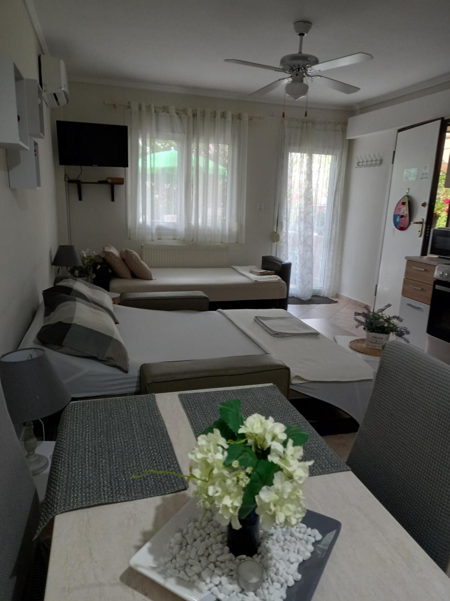 Peramos Apartments Néa Péramos 外观 照片