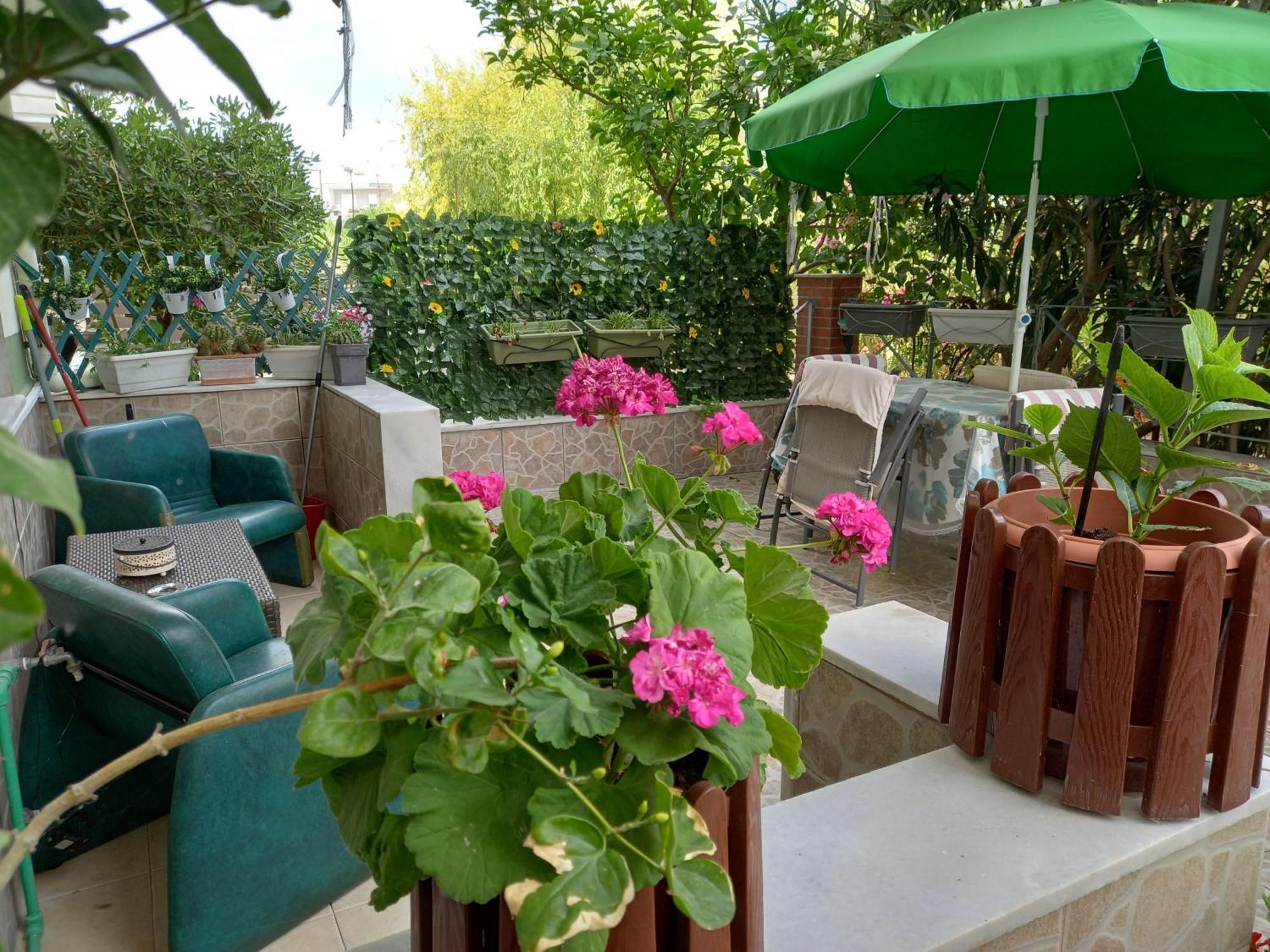 Peramos Apartments Néa Péramos 外观 照片