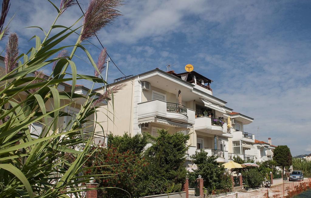 Peramos Apartments Néa Péramos 外观 照片
